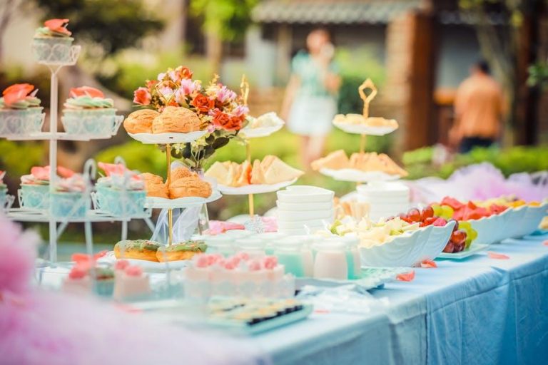 tastify | how to choose the right corporate caterer... How to Choose the Perfect Caterer for Your Event